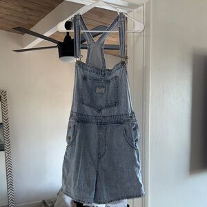 LEVI’S JEANS - SHORTALLS